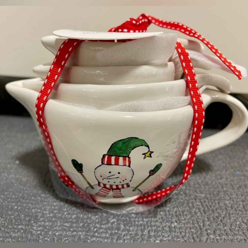 Rae Dunn Christmas Snowman Holiday Ceramic Measuring Cup 4 piece Set NWT